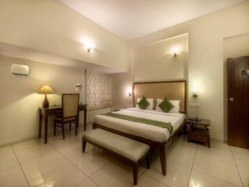 Mayflower Hayz Boutique Bangalore Extérieur photo